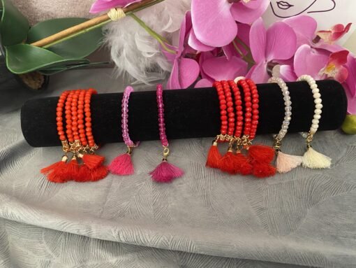 Bracelet perles et pompon "Rouge"