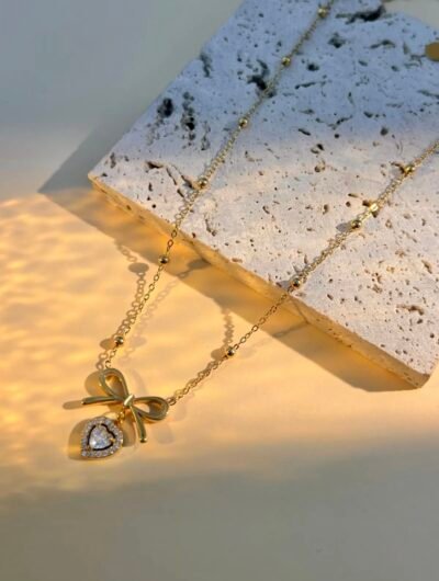 Collier C17